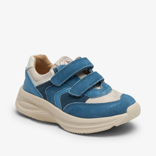 bisgaard yuki v blue